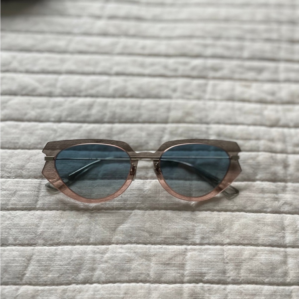 Dior never worn sunglasses - Picture 2 of 2